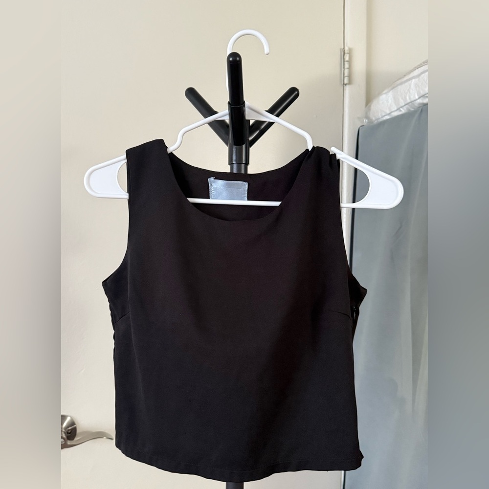 Black Sleeveless Women's Top